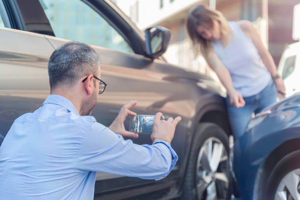 Professional Full Coverage Car Insurance technician working in Ford City, CA